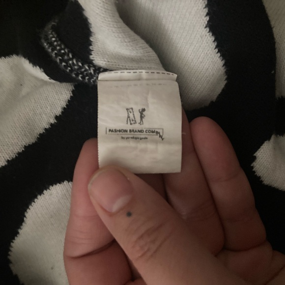 Fashion Brand Company Cow Print Knit Sweater - out of print! - Picture 12 of 13